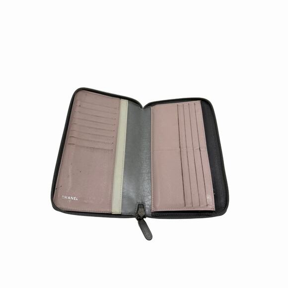 Chanel Zip-Around Wallet Silver Quilted Lambskin Leather CC Logo Accent - Picture 4 of 5